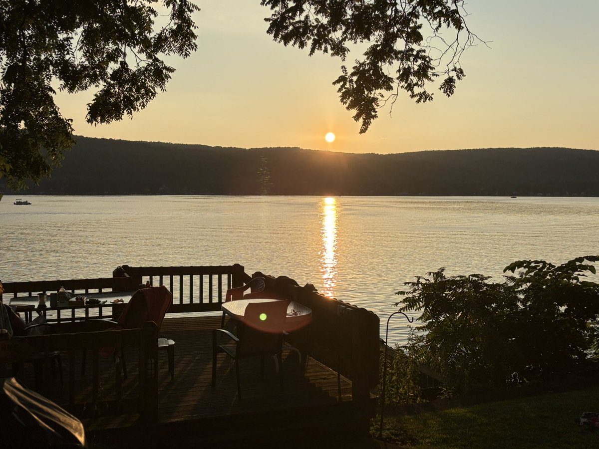 SabresFunStats's tweet image. Beautiful Sunset at Honeoye Lake