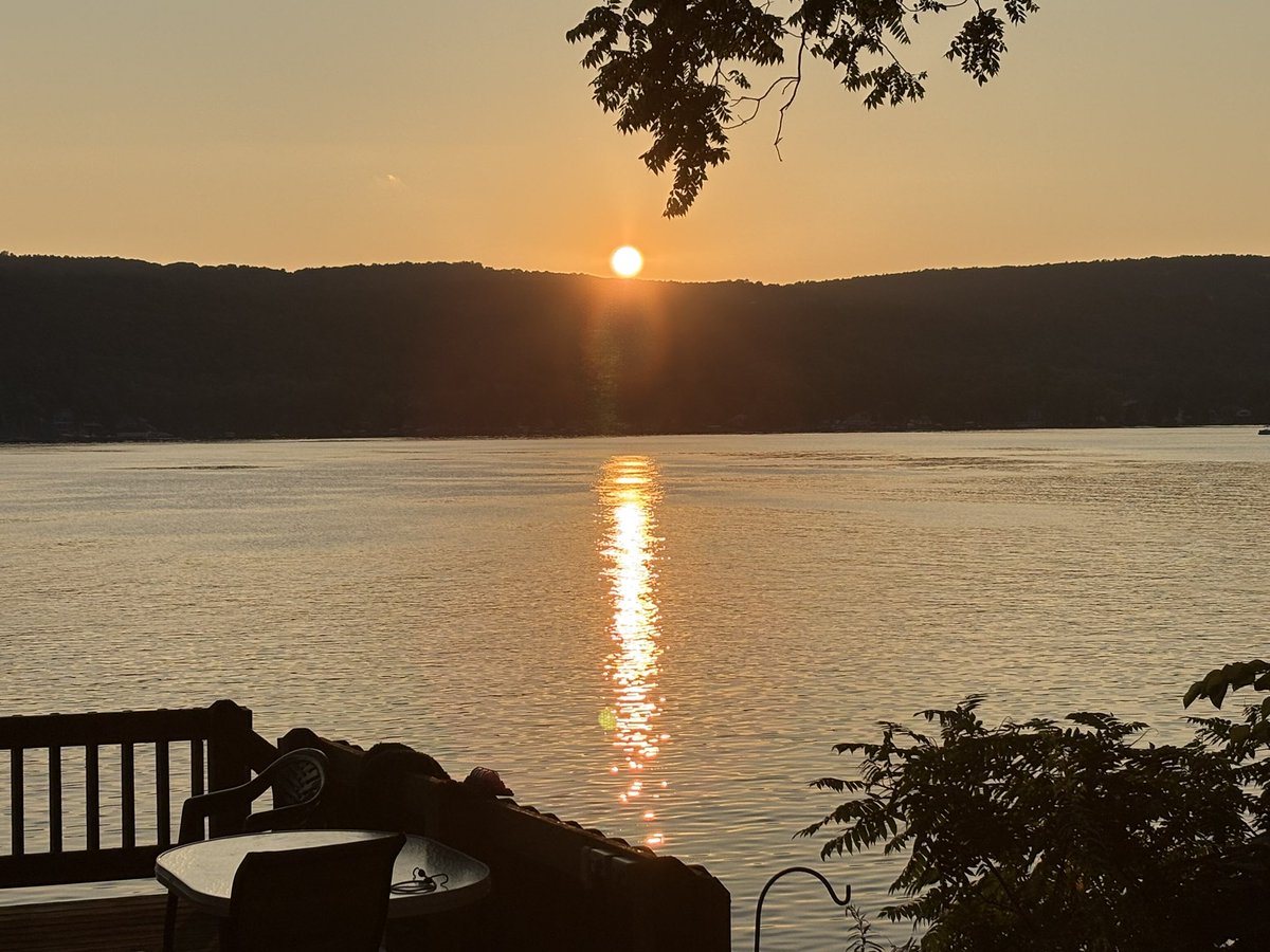 SabresFunStats's tweet image. Beautiful Sunset at Honeoye Lake