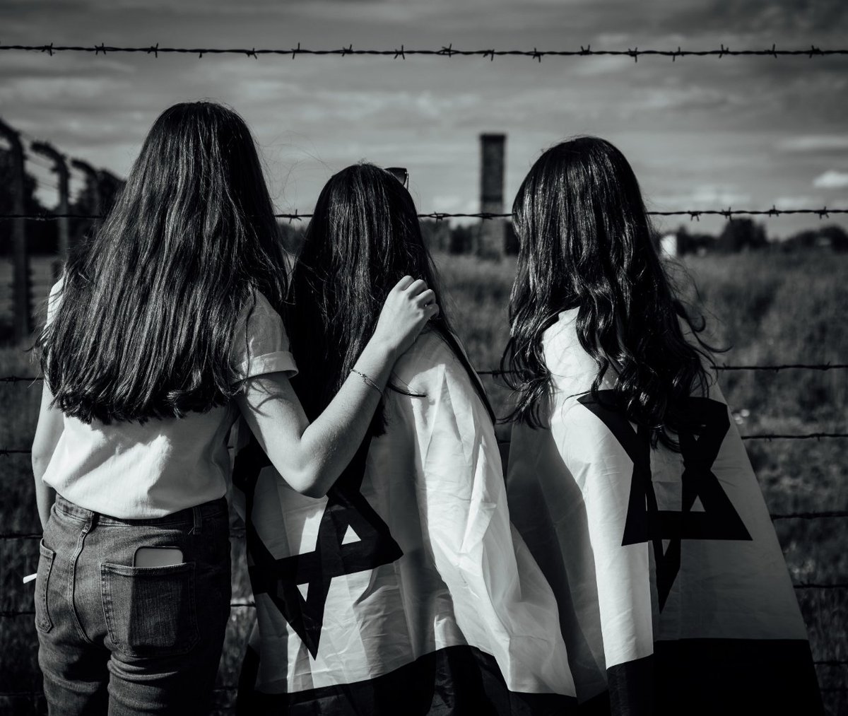 🌍 "Semitic" refers to language families, not race or ethnicity.

Semitic languages include Hebrew, Arabic, Aramaic, and ancient Assyrian. Today, both Jews and Arabs speak Semitic languages.

Language ≠ Identity.

Source: Hetzron, R. "The Semitic Languages" (1997).