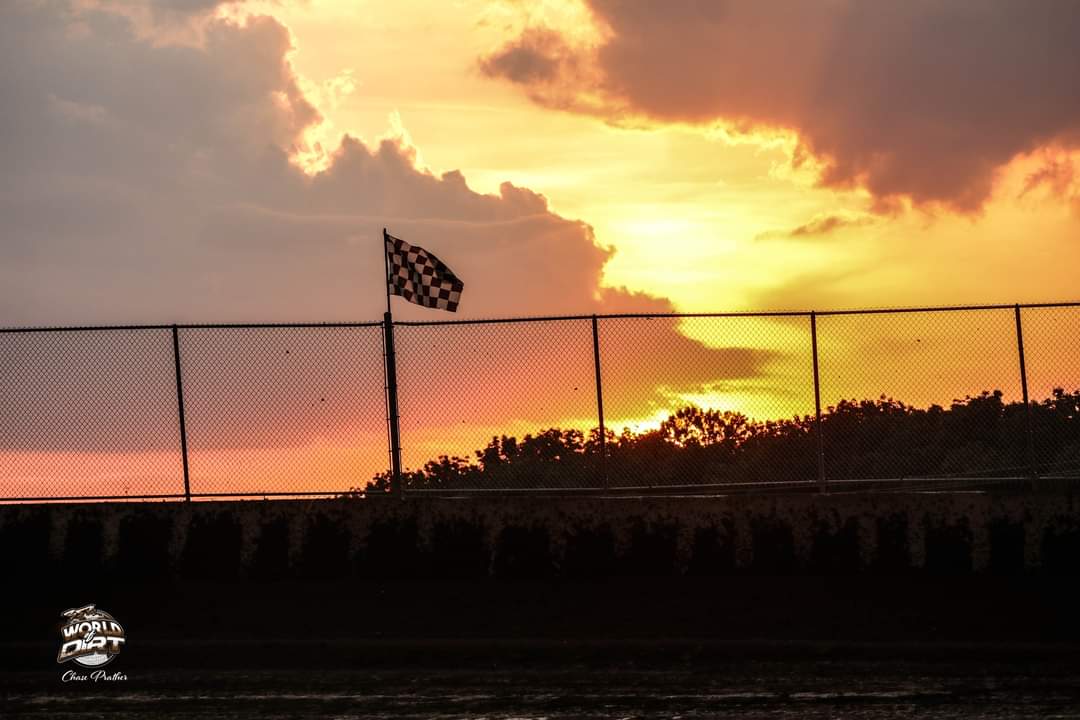 Day 27 of the #nsphotochallenge2025- 🏁. I'm telling yall Tri-City Speedway has some of the best racetrack sunsets