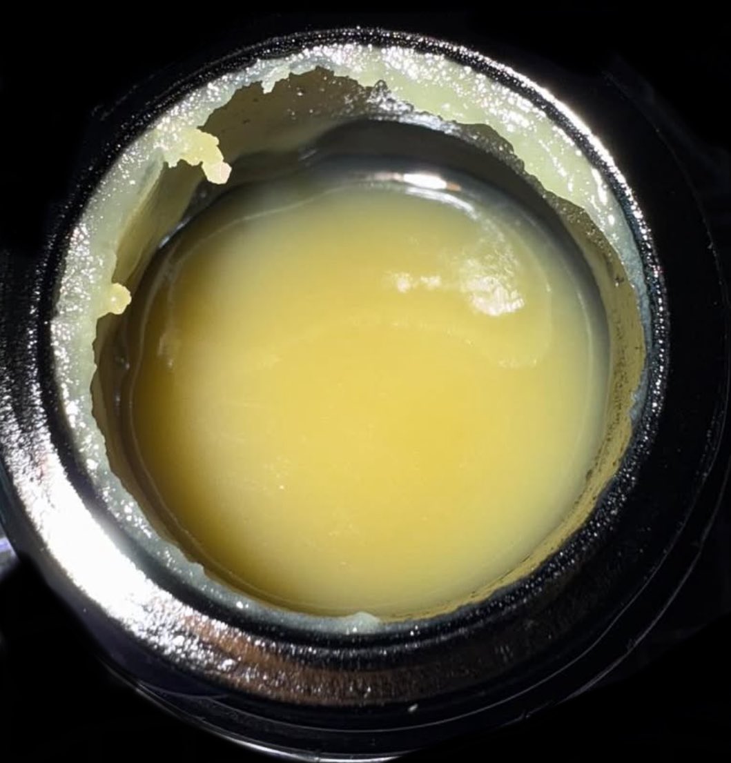 CalikidOrganics's tweet image. Message to all brands when working with any rep make sure they care about showcasing your product the exact way it was intended to look, that means if your gonna ship figure out ways to keep it frozen and avoid product on the side and lid. First impression is everything