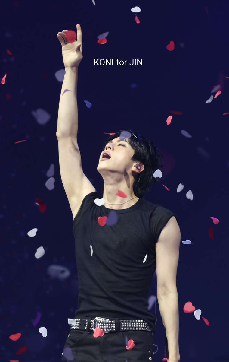 hourjinnie's tweet image. Seokjin wearing a studded belt oh my god
JIN LIVE IN TAMPA DAY 2
#RUNSEOKJIN_epTOUR_US
#RUNSEOKJIN_epTOUR_TAMPA