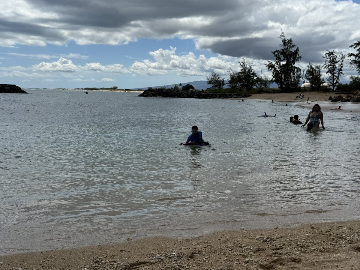 DARKESTKNIGHT79's tweet image. Beach hopping!  Sand Island Beach today! #hawaii #sundaymood