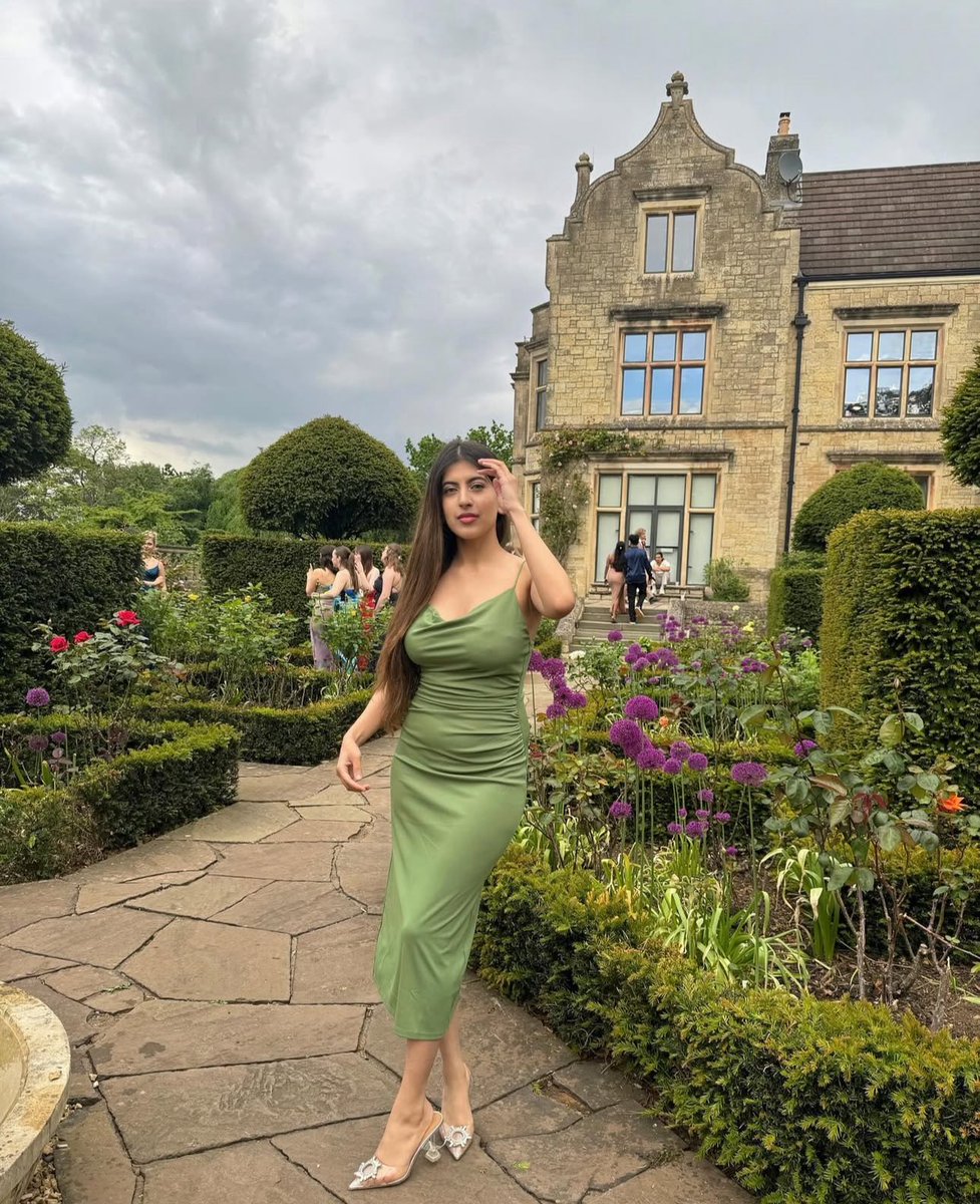 sanaaa_sol's tweet image. Summer ball 🥂