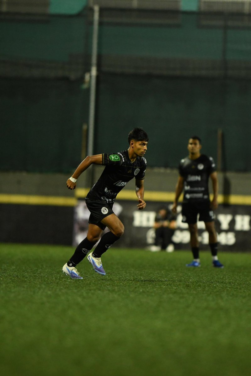 ¡Debut Albinegro! ⚪⚫

¡Felicidades, Diego Marín  por tu primer partido en la máxima categoría! 👏 En el Apertura 2025 con los Pura Vida⚽️

#somossporting #somospuravida
