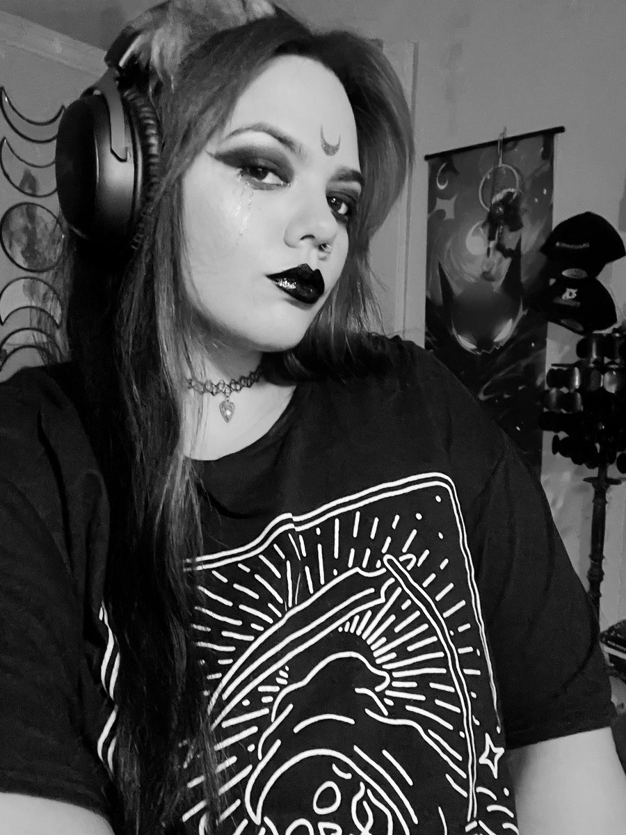 ShanaAgain's tweet image. What are the chances that getting Demon Slayed is all dependent upon my makeup? Will this summon getting choked naturally in 60 secs?
We are LIVE on @Twitch NOW and ready to play some @PlayPhasmo weekly and more! Come hang! ๐ป๐คโจ