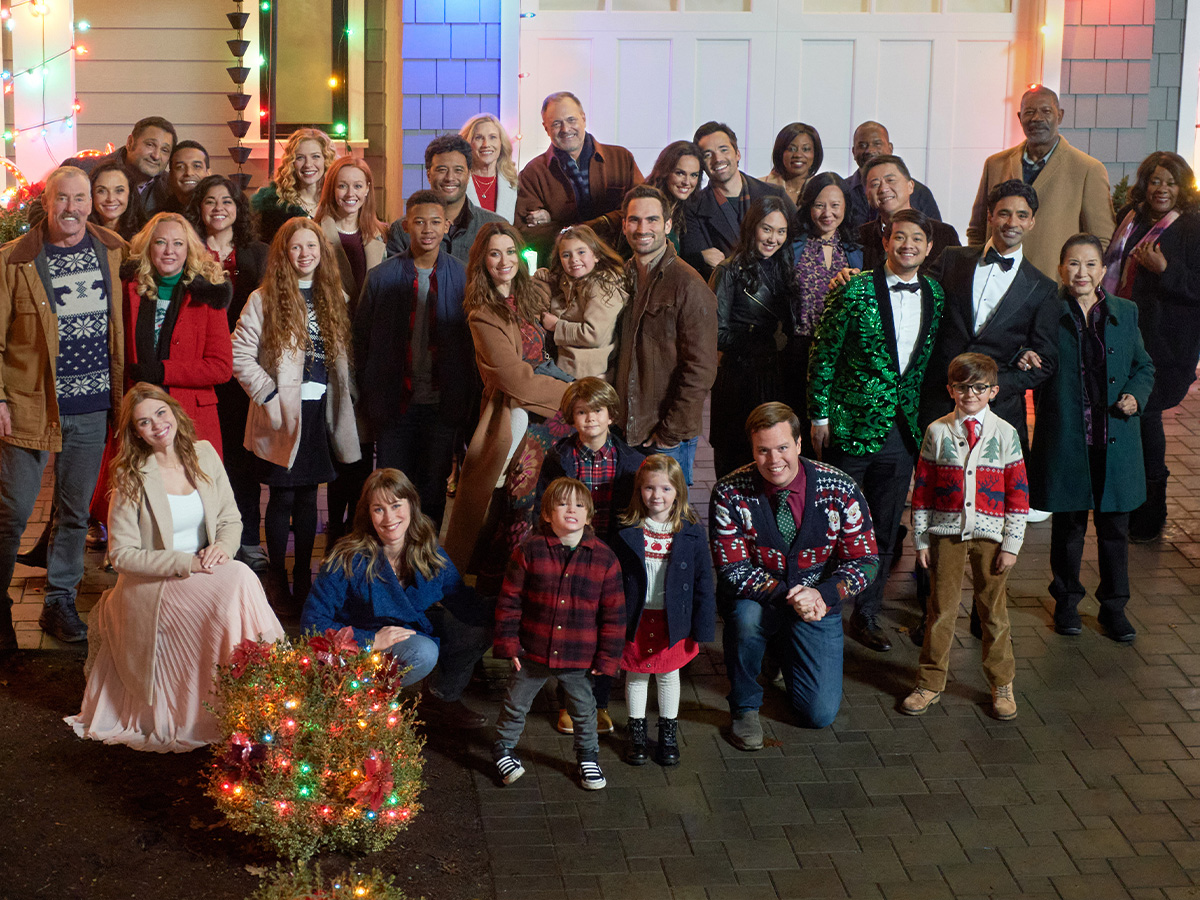 Thanks for tuning in and live tweeting with us! We hope you enjoyed #Holidazed, part of #ChristmasinJuly! Tune in Monday, July 28 at 8/7c for the season finale of #ChristmasAtSea, streaming next day on <a href="/HallmarkPlus/">Hallmark+</a>!