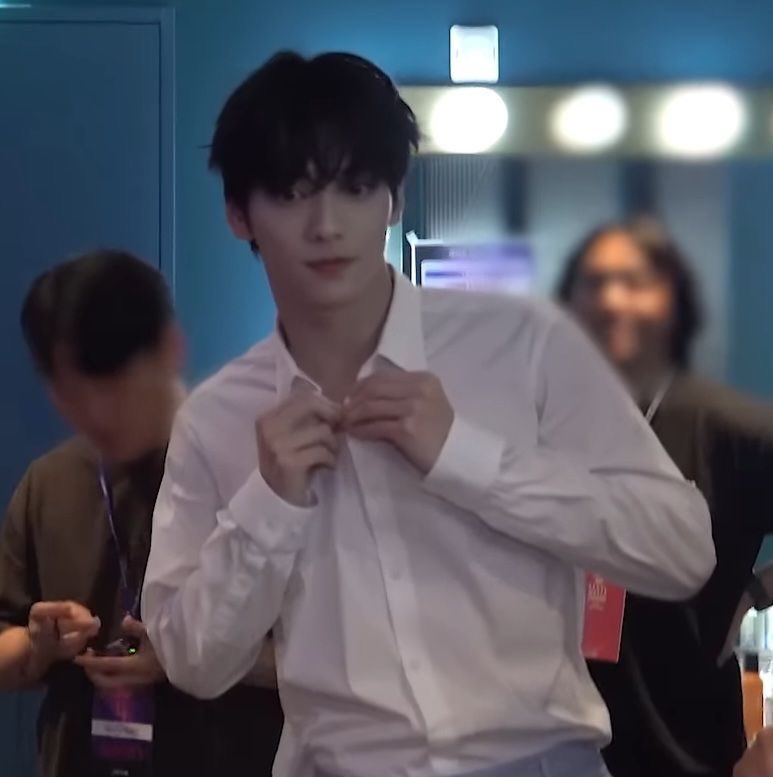 csbshour's tweet image. 