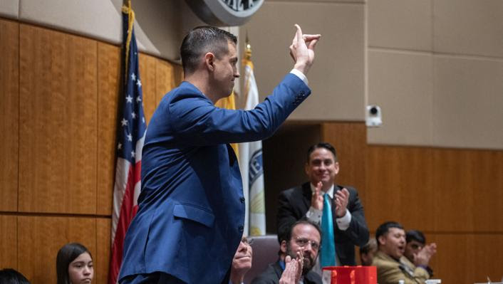 GeoffGrammer's tweet image. Lovo hits the town: UNM's next phase in blitz to increase investment in athletics takes aim at business community abqjournal.com/sports/article… via @ABQJournal