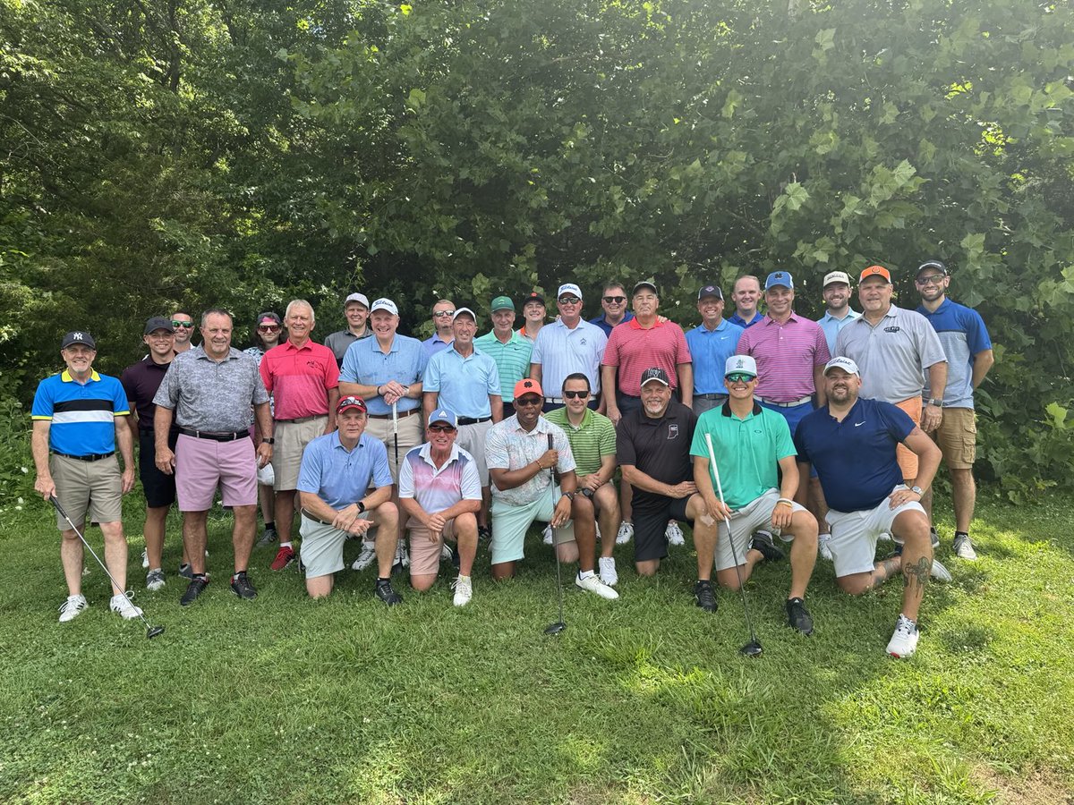 jefflytle_37's tweet image. The Annual Zebra Classic is under way in Kentucky at Perry Park Golf Course. 25 of 28 golfers are officials. ⛳️ 🏌️♂️
