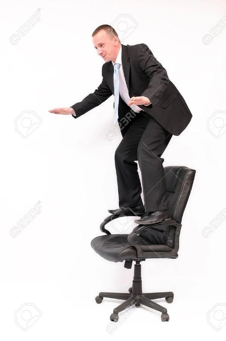 sesbianhunter's tweet image. when the starlings aren’t watching I lowkey hit this move. it’s so not safe for work but it’s awesome and fun ❤️🌹