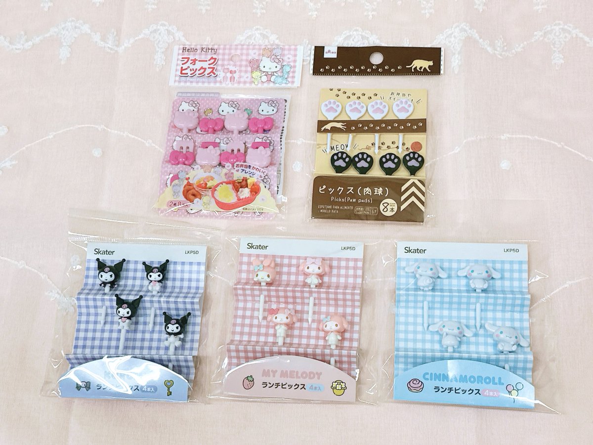 hello_katch's tweet image. #카치입고
👛가마구치 동전지갑
헬로키티 / 쿠로미 / 쿠리링 / 시나모롤 / 와니야마상
*사진에는 없지만 포챠코도 있어요!
🍱도시락 꾸미기용 데코픽
헬로키티 / 시나모롤 / 쿠로미 / 마이멜로디
오프라인 매장 입고 완료되었습니다💞