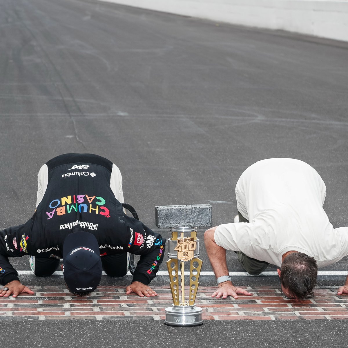 We watched. We cheered. We Chumba’d. And now… we’re kissing the bricks with Bubba! 🏁 #Brickyard400 #ForwardTogether #LetsChumba