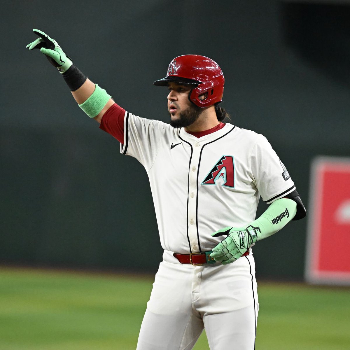 SleeperPhillies's tweet image. Trade talks between the Yankees and the Diamondbacks for 3B Eugenio Suarez stalled out due to Arizona asking for an MLB player, an upper-level prospect (AA/AAA) and at least one lower-level prospect per @francysromeroFR
Mock Trade:
Phillies Get: 3B Eugenio Suarez
Diamondbacks…