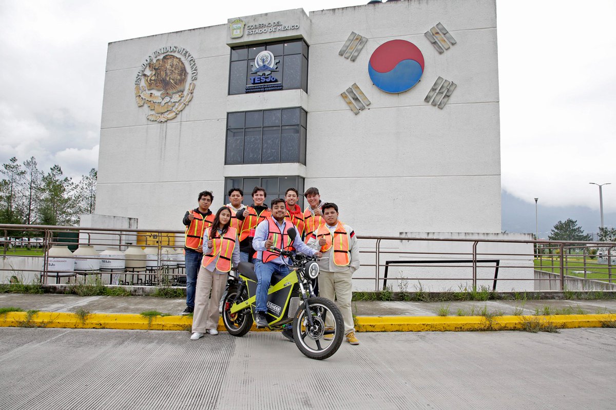 ComSocEdomex's tweet image. ¡Estudiantes mexiquenses diseñan moto eléctrica…y ya se vende!
El @TecJocotitlan cuenta con 12 programas educativos acreditados, tres de ellos con certificación internacional.
Más detalles : goo.su/jQkGEg