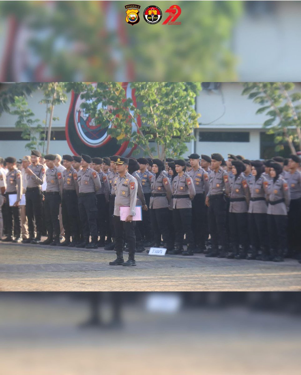 Wakapolda Bengkulu Brigjen Pol Dicky Sondani, S.IK., MH pimpin pelaksanaan kegiatan apel pagi personel Polri dan ASN bertempat di Lapangan Anton Soedjarwo Mapolda Bengkulu.

#polriuntukmasyarakat
#kapoldabengkulu
#wakapoldabengkulu