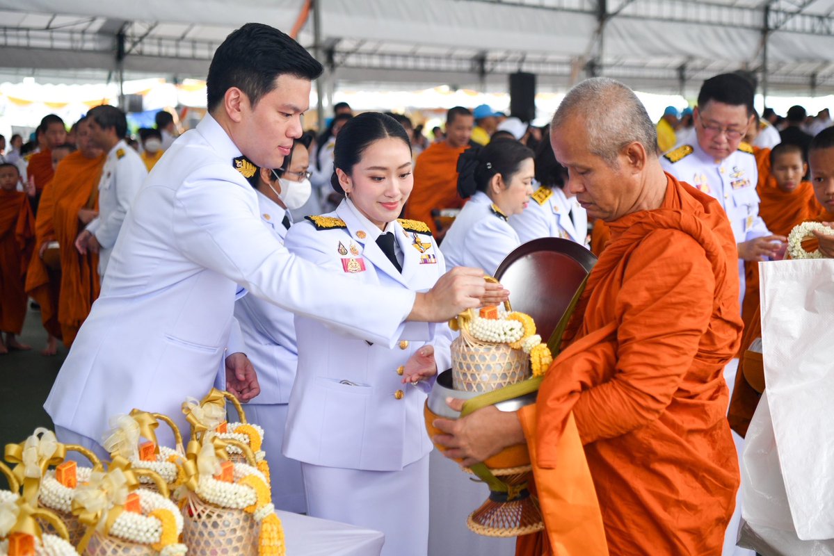 ingshin's tweet image. ร่วมพิธีเจริญพระพุทธมนต์และพิธีทำบุญตักบาตรถวายพระราชกุศล พระบาทสมเด็จพระเจ้าอยู่หัว เนื่องในโอกาสวันเฉลิมพระชนมพรรษา ๒๘ กรกฎาคม ๒๕๖๘ ณ ท้องสนามหลวง