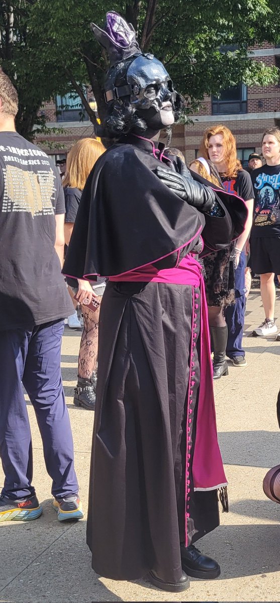 DarkCosmicVoid's tweet image. honestly I loved getting they/them-ed as Perpetua on Friday. Something about having a feminine voice and body language but dressing as a male character