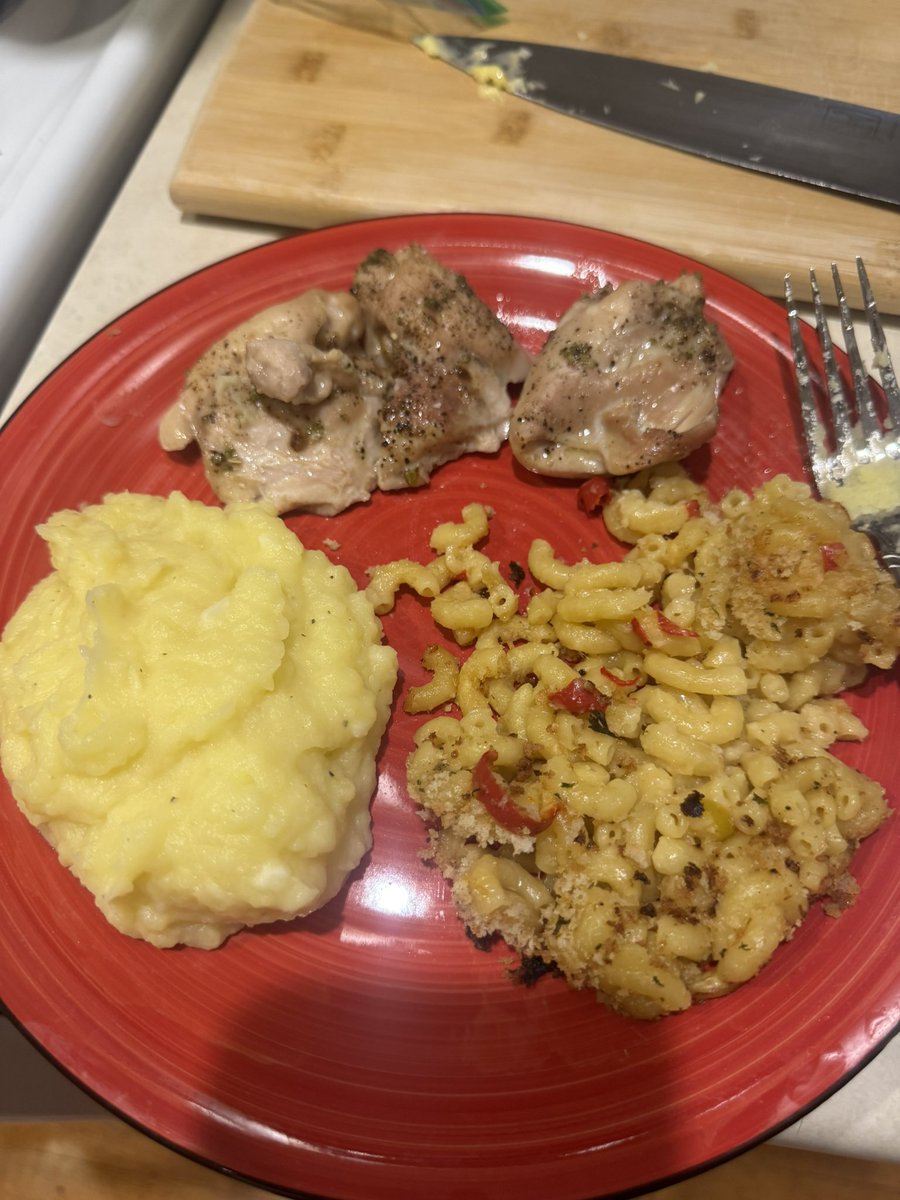 a_guidarelli's tweet image. My first time making mashed potatoes from scratch