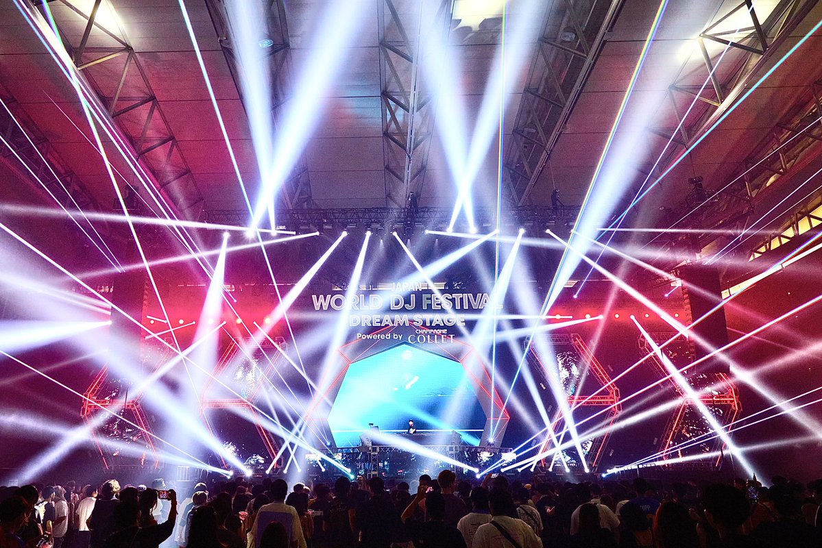 Dubscribe_'s tweet image. 念願の国内フェス初出演でめちゃくちゃ楽しかったWDJF JAPANからもう一ヶ月…!!
来年はぜひExcision呼んで欲しいですね🙅♂️🇯🇵
幕張メッセのあの大きさでビジュアル付きフルセットが見れたら日本のEDMファンの価値観を根底から破壊すると思います🦖💥