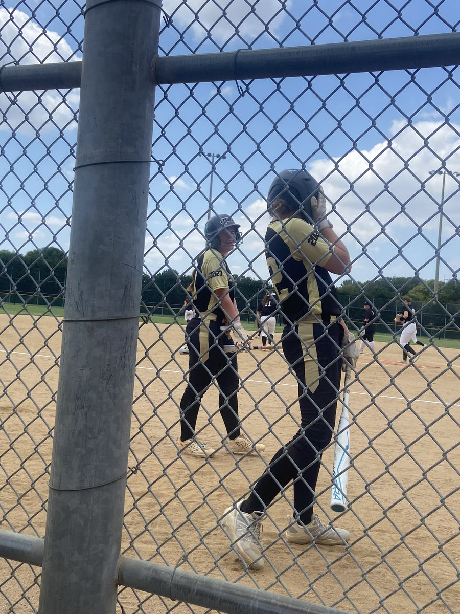 WolfeMya2027's tweet photo. Took home the championship for the silver bracket this week! So proud of my girls for still finishing the last tournament strong even though we knew we could do better, just means to push harder next season! @NOCTonkSB @Coach_Lem_UAM @SNUSoftball @CoachAnthony31 @MattP7671 https://t.co/xRxtEwhtK7