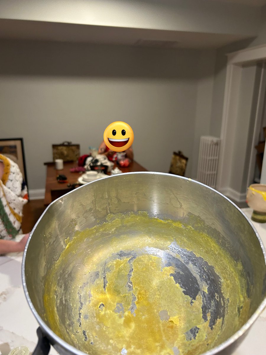 Danpastdc's tweet image. Everyone needs to shame @tuneinnnnn I found this pan in the cabinet and when asked about it he said,” that’s the egg pan.”