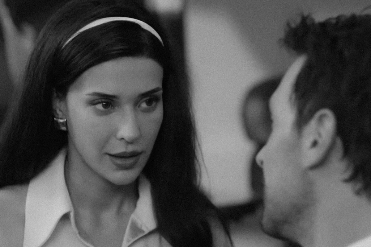 samrin_s's tweet image. “I’ll go.”
“No, stay.”

#çiftkişilikoda