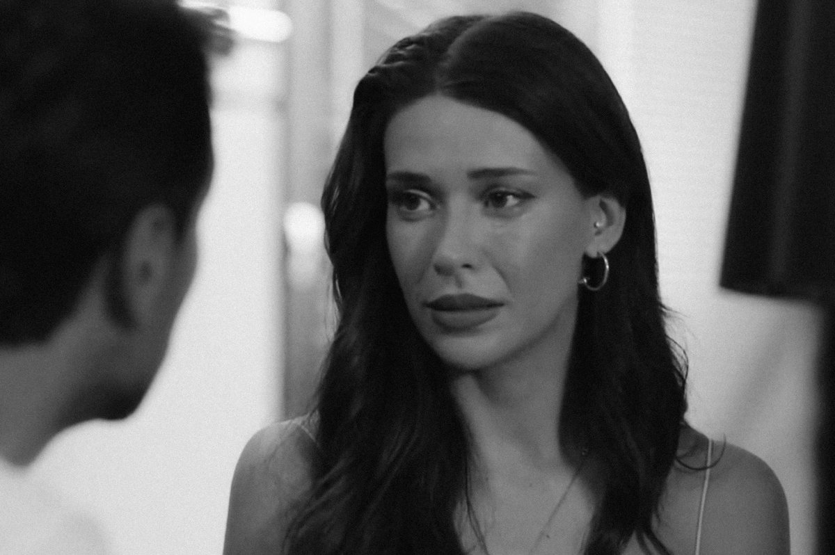 samrin_s's tweet image. “I’ll go.”
“No, stay.”

#çiftkişilikoda