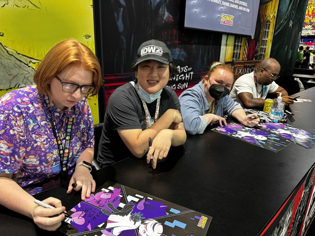 ✪ daniel barnes ✪ (@danny8bit) on Twitter photo another <a href="/Comic_Con/">Comic-Con International</a> in the books!
had a blast with my homies! thanks to all of y’all who came to the signing! another <a href="/Comic_Con/">Comic-Con International</a> in the books!
had a blast with my homies! thanks to all of y’all who came to the signing!