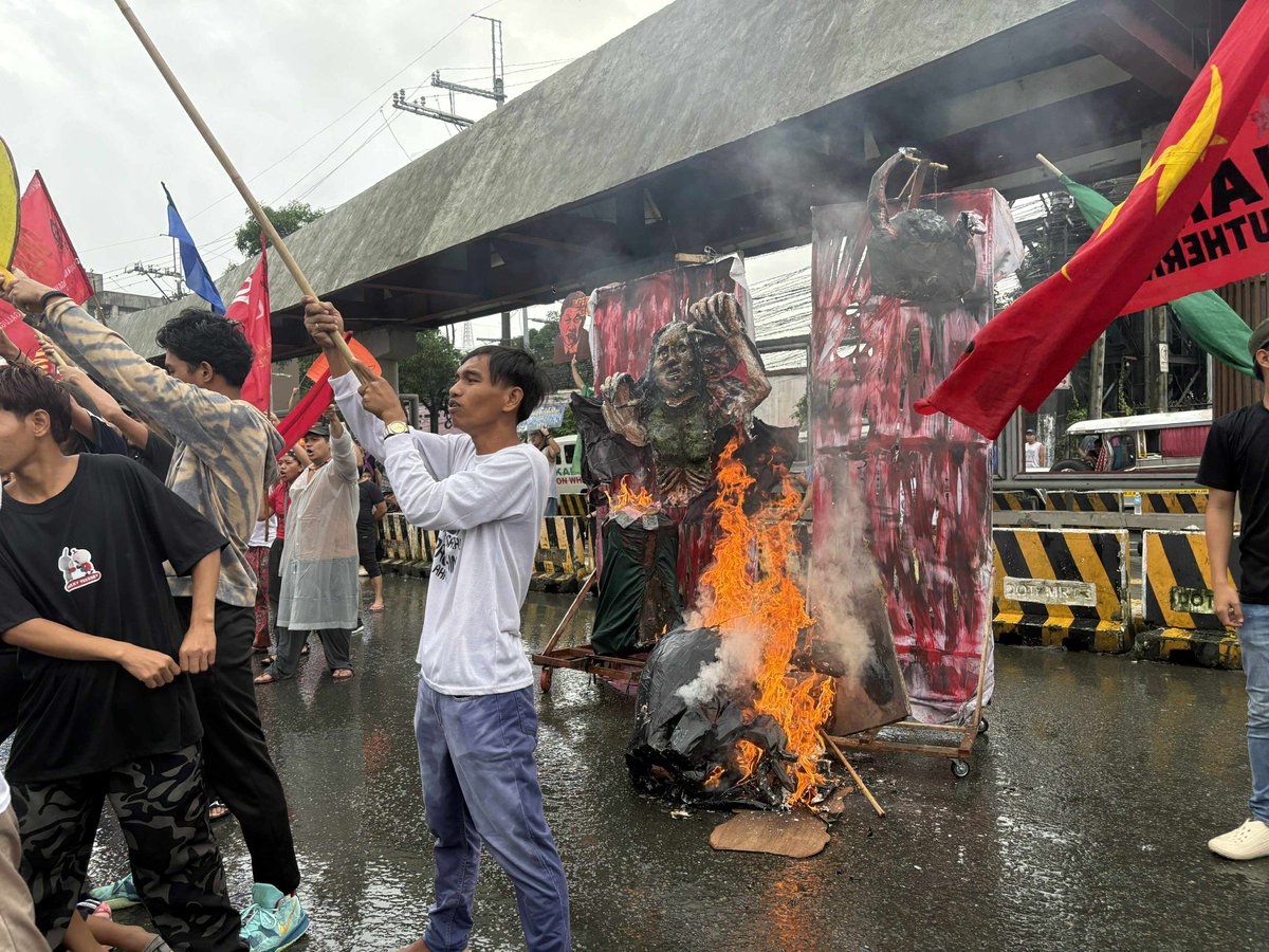 tinigngplaridel's tweet image. LOOK: Several groups from Southern Tagalog held a mobilization at Philcoa ahead of President Ferdinand Marcos Jr.'s fourth State of the Nation Address later today, July 28.
#SONA2025
