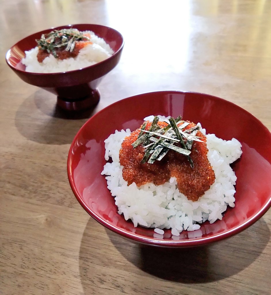momoimo81's tweet image. 夏休みのお昼ごはん
とびっこ丼