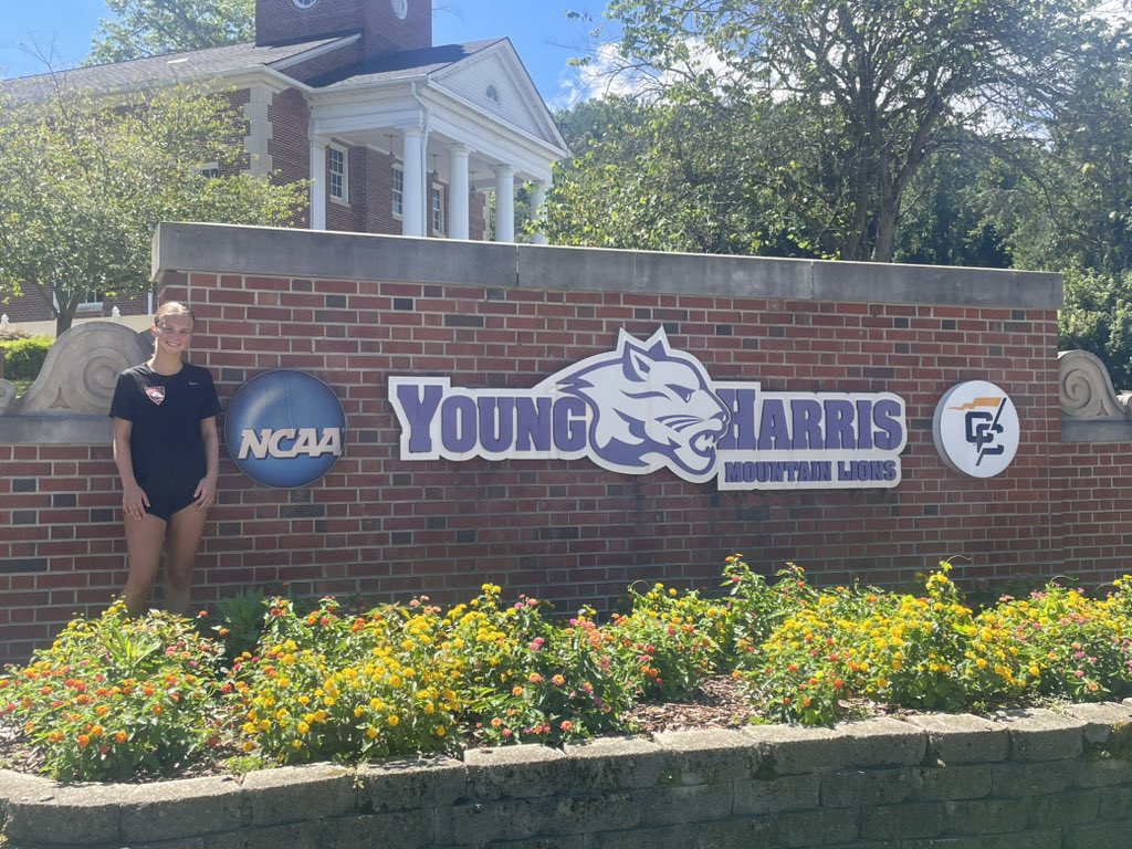mirandap_2028's tweet image. Thank you @yhc_wsoccer for camp today! A great experience and I hope to be back again soon!