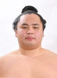 r2d2c3poacco's tweet image. 名古屋場所で優勝した琴勝峰の本名って「手計 富士紀〜でばかりとしき」と言うらしい。手計とは珍しい苗字だな。脳内で「てばかりとしきとオメガトライブ」と浮かんだ自分の頭は昭和。何処となく顔が同部屋の琴桜と似てるなと思った。