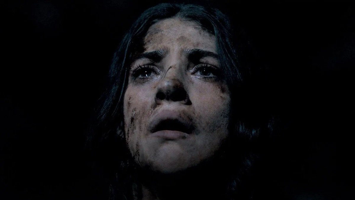 thiagobarata87's tweet image. "Until Dawn" é o terror que eu amo. 100% compromissado com a diversão. Apesar da narrativa cíclica "presa" num loop temporal, o diretor David F. Sandberg mostra repertório ao nunca se repetir, brincando com as possibilidades do cinema de horror com imaginação e muita tensão.