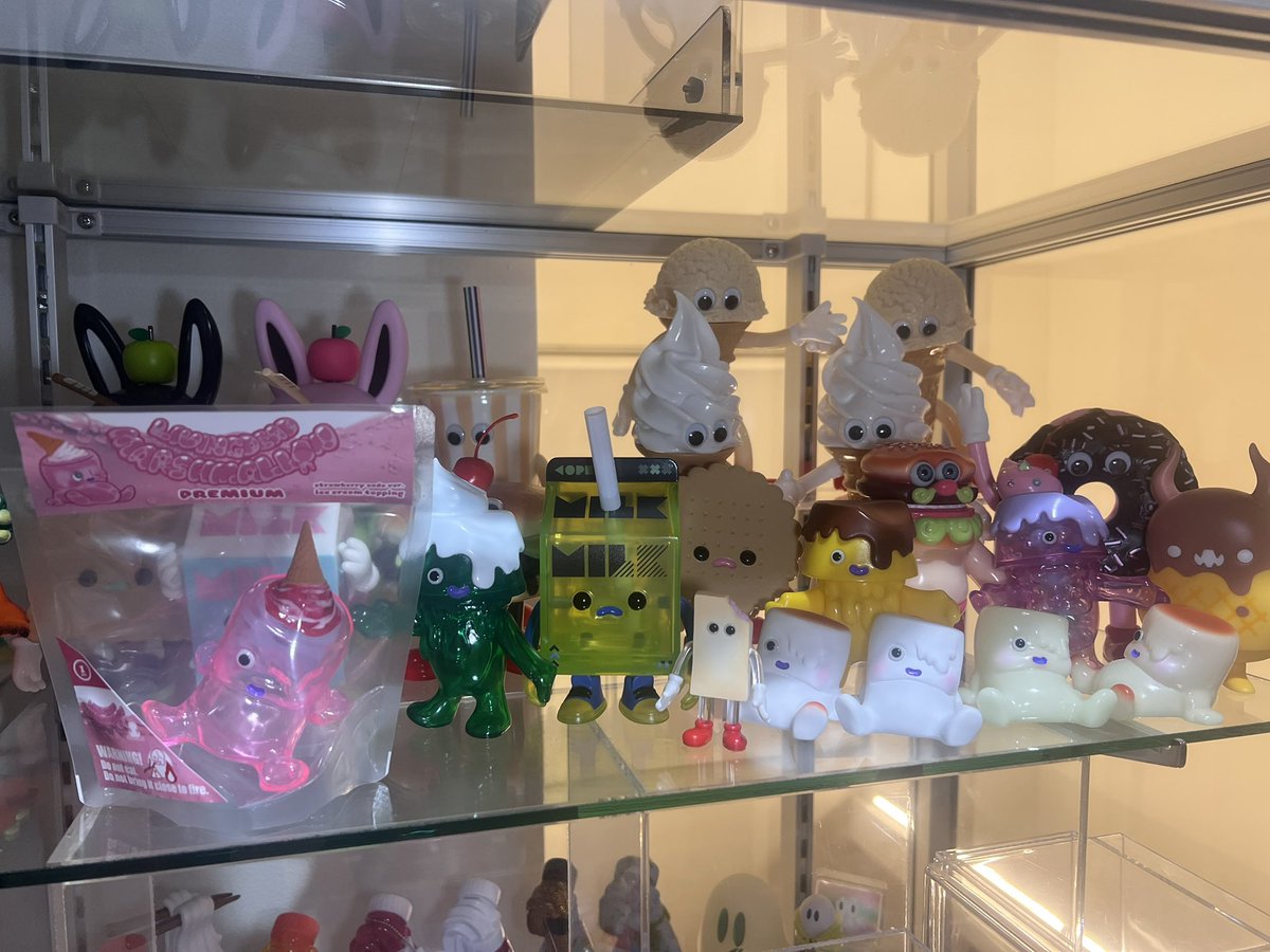 ORA2GENKI's tweet image. ワンフェス購入品
ピンクのこの子
いやちょくちょく買って
食べ物コーナーに置いてました🍮
同じ北海道ということでお話しもさせて
いただきました
@ArtStudioSHOT