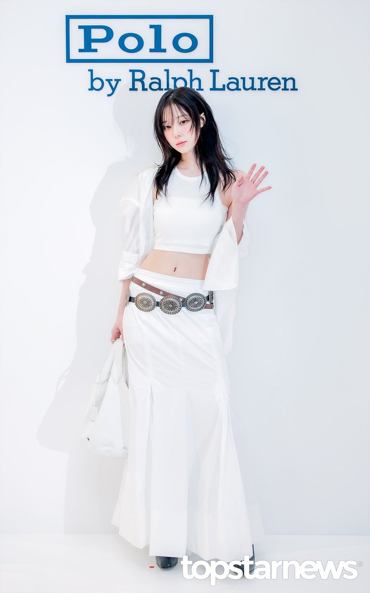 sunshine_080507's tweet image. SO PRETTY ๐ค
WINTER for POLO RALPH LAUREN
#WINTERxPoloRalphLauren @RalphLauren