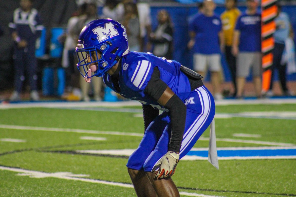 DylanHenry2636's tweet image. Been working hard for this moment. Fall camp tomorrow ready to get them pads on💪💯@DPTnola @CAMP_HARDY @JeritRoser @samspiegs @LAvsAllYall