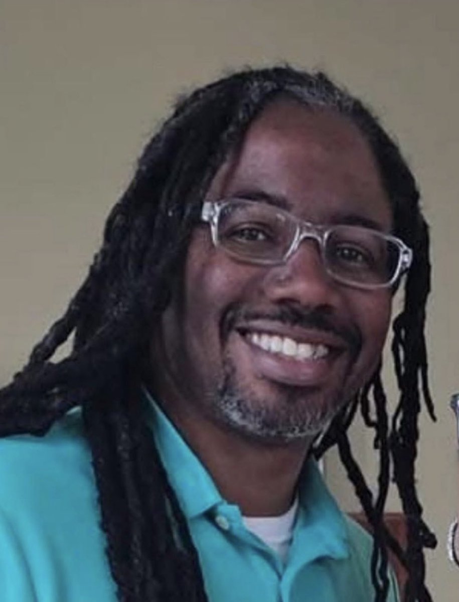 This man is Derrick Perry a U.S. Marine Veteran who held the suspect from the Walmart stabbing at gun point, which prevented more tragedy &amp; allowed for emergency responders to quickly access victims. Give this hero the recognition his actions deserve.