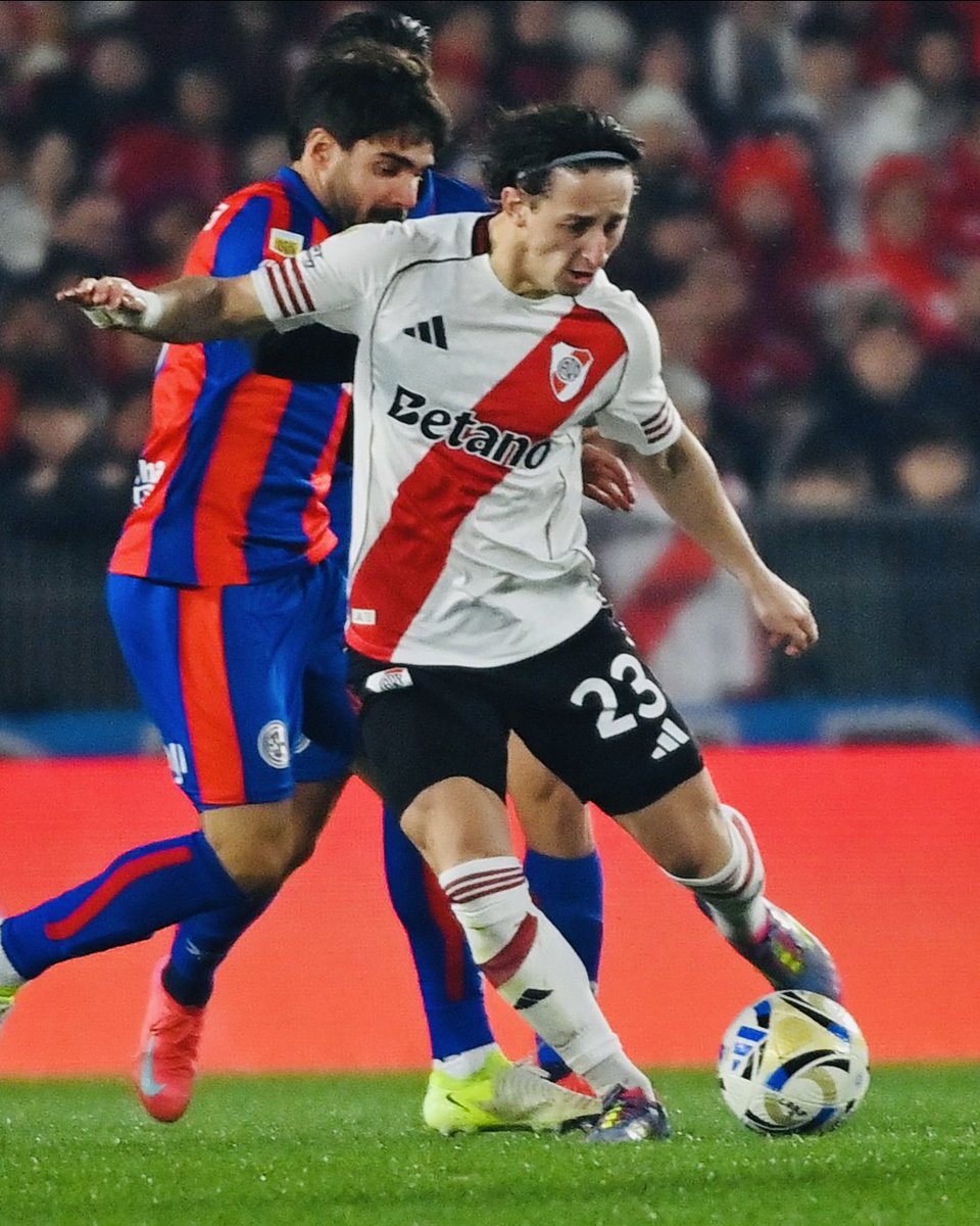 maxpugliese92's tweet image. "A Galarza lo vi bien y era un jugador que nosotros necesitabamos. Tiene presencia física y futbolística, no le pesó para nada jugar hoy. Juanfer nos puede dar freno y creatividad, nos da esa pausa que siempre nos viene bien".
🎙 Marcelo Gallardo | #River