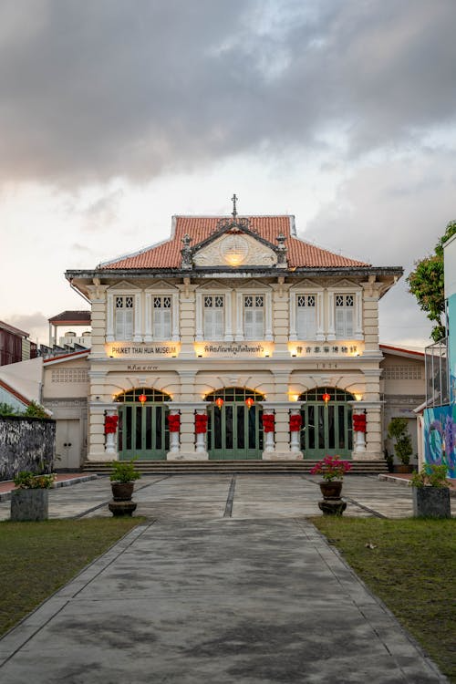 giminitop10's tweet photo. Historic Sino-Portuguese Architecture in Phuket https://t.co/UunoKHl6Bs
