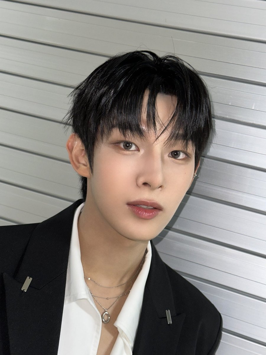 2025 SBS 가요대전 Summer☀️ 

여러분 덕분에 영원할 memories가 하나 더 생겼어요. 고마워요!!🖤🤍

#AHOF #아홉  
#STEVEN #스티븐