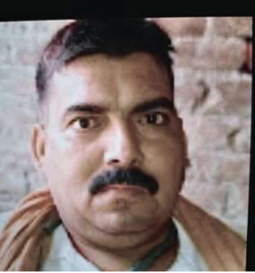 Mulit Tyagi (@mulittyagi) on Twitter photo BREAKING l
<a href="/hapurpolice/">HAPUR POLICE</a> ने हापुड़ में 50 हजार का इनामी डबलू यादव मुठभेड़ में मारा गिराया। बिहार के बेगूसराय का रहने वाला था। बिहार से हत्या में वांटेड था। UP–STF और बिहार पुलिस के ज्वाइंट ऑपरेशन में मारा गया।
<a href="/CMOfficeUP/">CM Office, GoUP</a> <a href="/dgpup/">DGP UP</a> BREAKING l
<a href="/hapurpolice/">HAPUR POLICE</a> ने हापुड़ में 50 हजार का इनामी डबलू यादव मुठभेड़ में मारा गिराया। बिहार के बेगूसराय का रहने वाला था। बिहार से हत्या में वांटेड था। UP–STF और बिहार पुलिस के ज्वाइंट ऑपरेशन में मारा गया।
<a href="/CMOfficeUP/">CM Office, GoUP</a> <a href="/dgpup/">DGP UP</a>