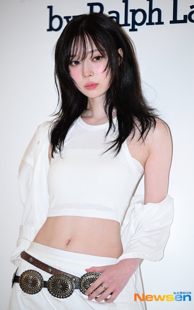 fbechaesoo's tweet image. SE ME REVOLUCIONARON LAS HORMONAS KDOWKDMDNSOSKS COMO ME VAS A HACER ESTO KIM