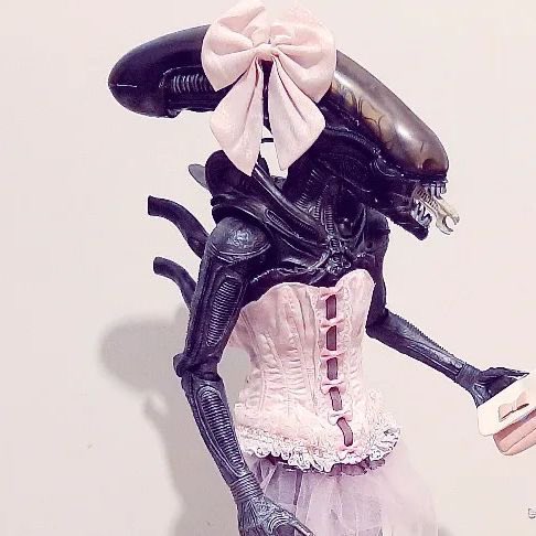 snoompfie's tweet image. hiii i’m new to #alientwt and looking for moots 🪐🩷 i’m from the planet shriteck in the universe a311b please be nice 🛸