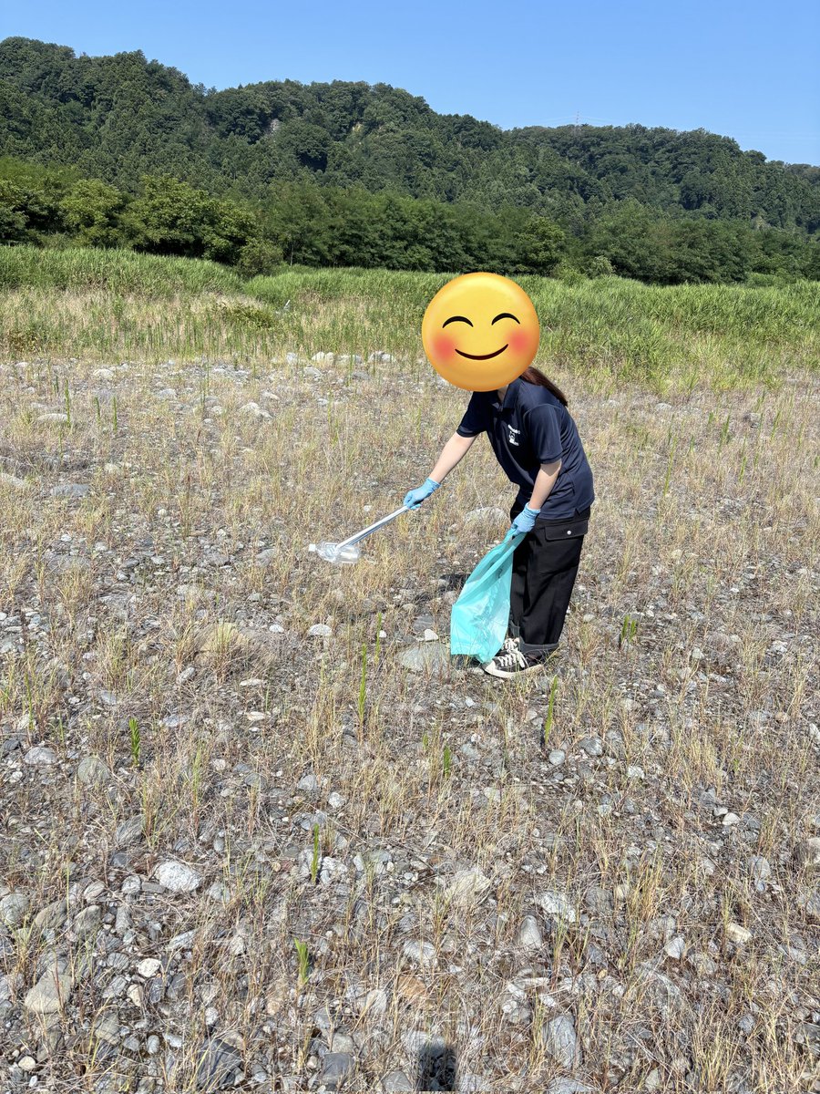 hamurazoo_'s tweet image. 多摩川の清掃に行ってきました✨
朝から30度超えは…
さすがに暑いですね😅
でも…
真夏のきれいな青い空☀️
緑がより一層濃くなった山⛰️
多摩川のきれいな景色を見ながら
楽しく清掃出来ました☺️
#羽村市動物公園
#ヒノトントンZOO
