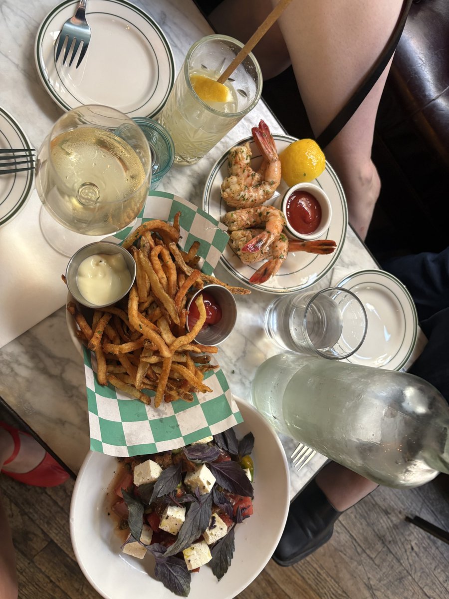 SorayaSpaghetti's tweet image. Beautiful day w friends and nephew