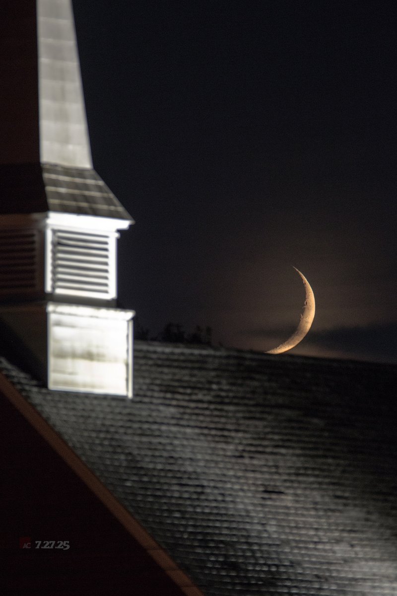 ACinPhilly's tweet image. Tonight's setting moon.
July 27, 2025
@CecilyTynan
#moon #waxingmoon #Summer2025