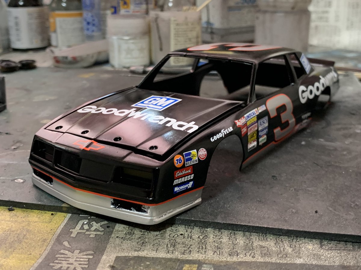#NASCAR  #アメリカンカープラモ
久しぶりに模活しました😓夏季繁忙期により夏バテ気味です。モンテカルロのデカール貼りました。久々のデカール貼りは少々手間取ってしまいました。乾燥させてこれまた久々のクリアコートしていきます😅