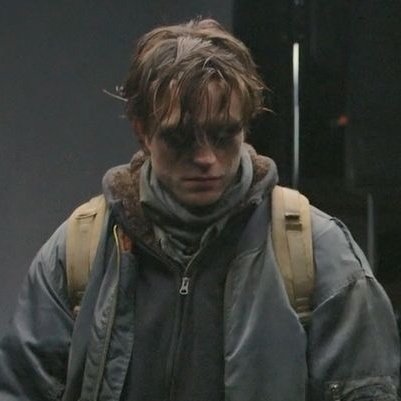 S04E22's tweet image. something in the way hmmmm hm