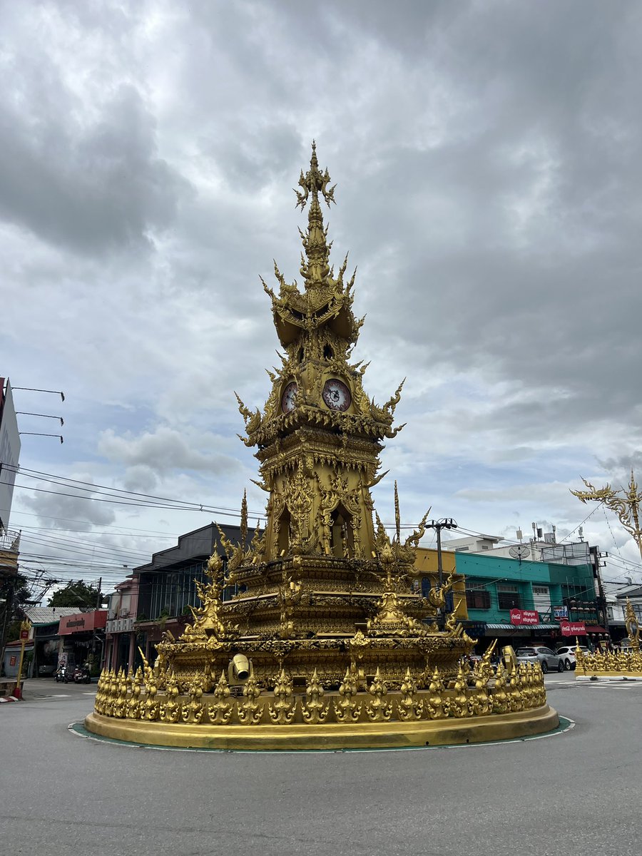 iPhonnn's tweet image. หอนาฬิกากลางเมืองเชียงราย ที่ตั้งโดดเด่นฝีมืออาจารย์เฉลิมชัย #เชียงราย #หอนาฬิกาเชียงราย #Chiangrai #เฉลิมชัย